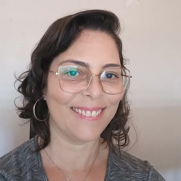 Márcia S.
